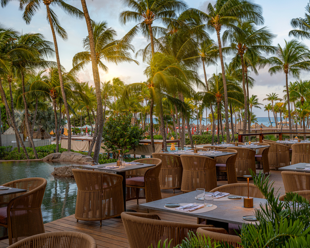 Hilton Aruba poolside cafe and restaurant